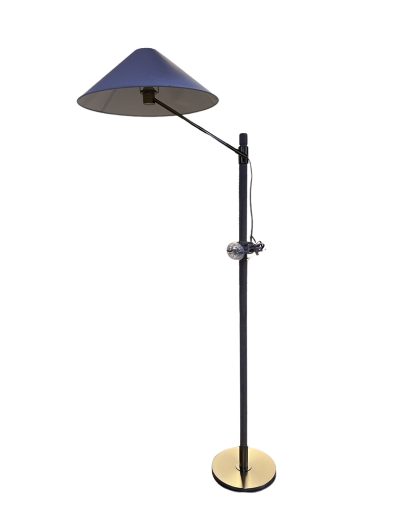 LAMPARA DE PISO DORADO